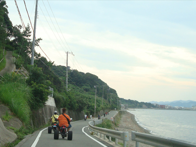 海岸沿いを走って