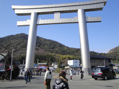 でっかい鳥居ですね