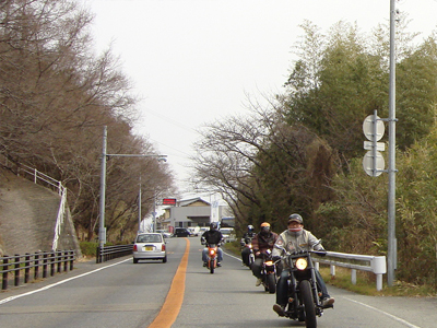 海岸沿いを…