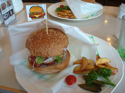 丹波牛のハンバーガー!