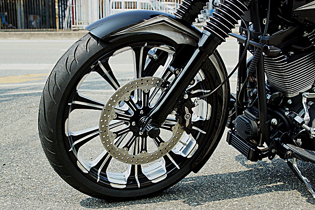 \teC 2010N FLSTFB 260 WIDE TIRE CUSTOM 01