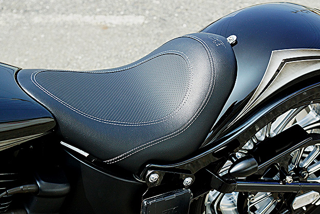 \teC 2010N FLSTFB 260 WIDE TIRE CUSTOM 03