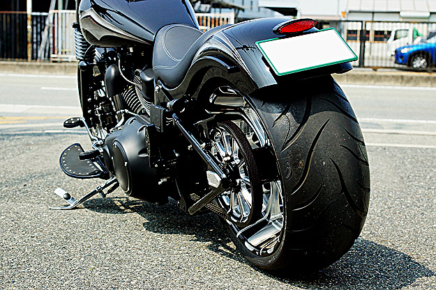 \teC 2010N FLSTFB 260 WIDE TIRE CUSTOM 05