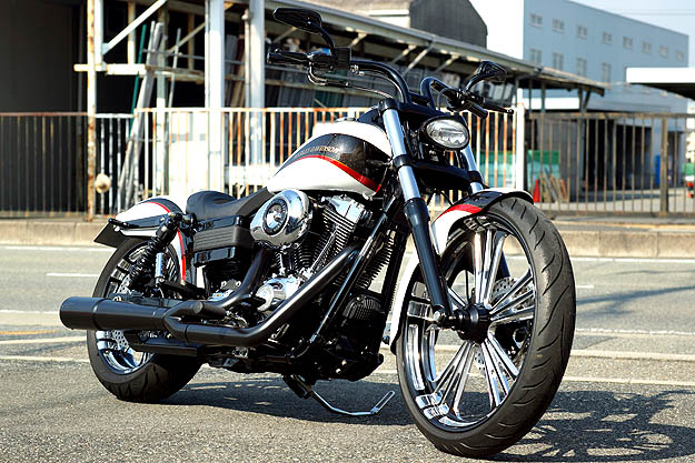 2010年式 FXDL 09
