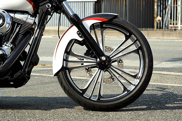 2010年式 FXDL 10