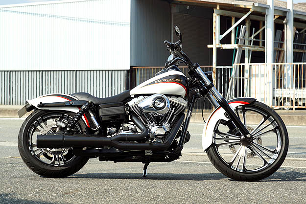 2010年式 FXDL 12